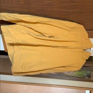 HUF Worldwide sweatshirt. Says L , fits M